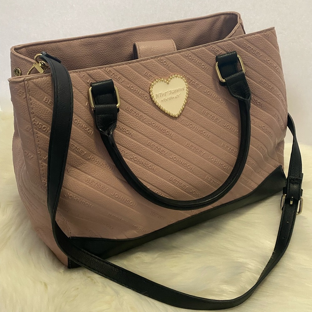 Betsy Johnson Mauve and black heart purse - Picture 2 of 9